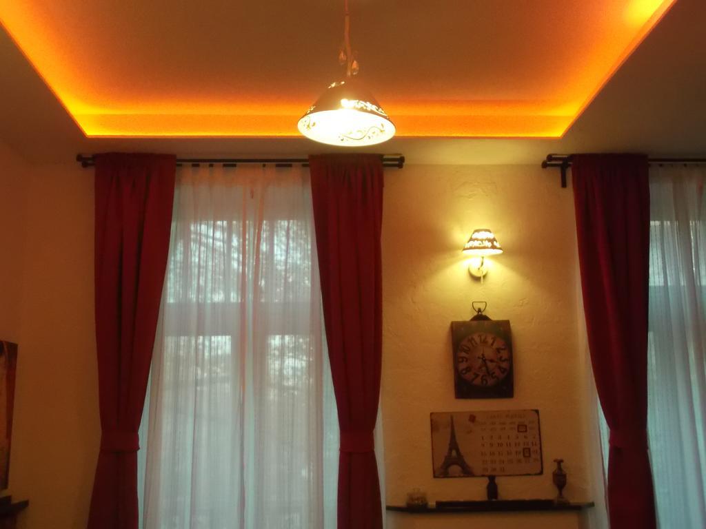 Belvarosi Apartmanszallo - Кишкунфеледьхаза Экстерьер фото