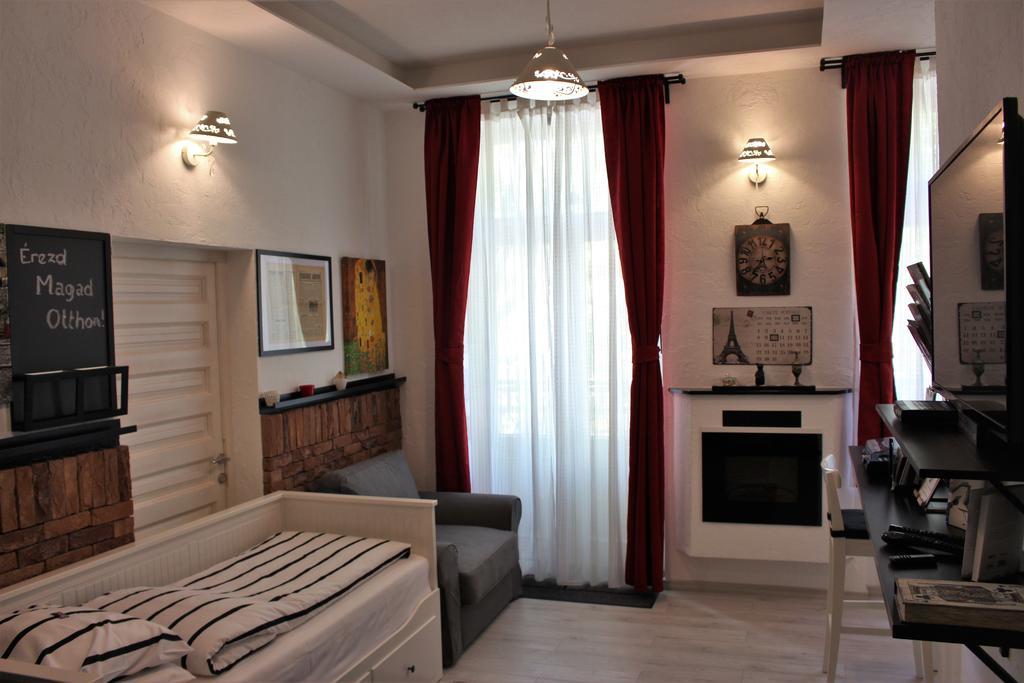Belvarosi Apartmanszallo - Кишкунфеледьхаза Экстерьер фото