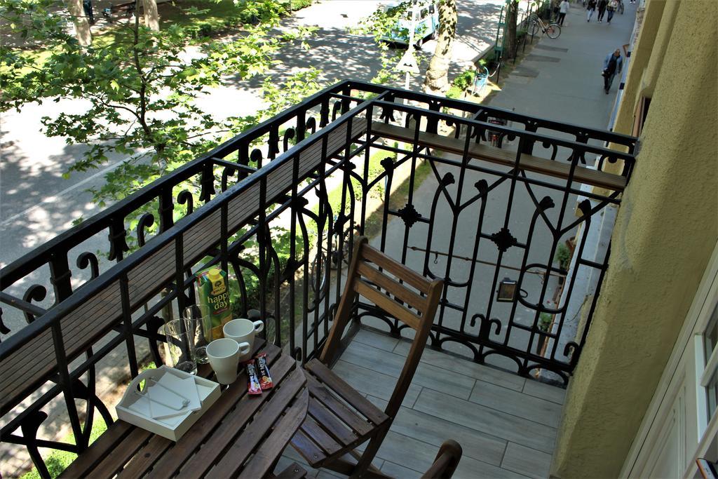 Belvarosi Apartmanszallo - Кишкунфеледьхаза Экстерьер фото