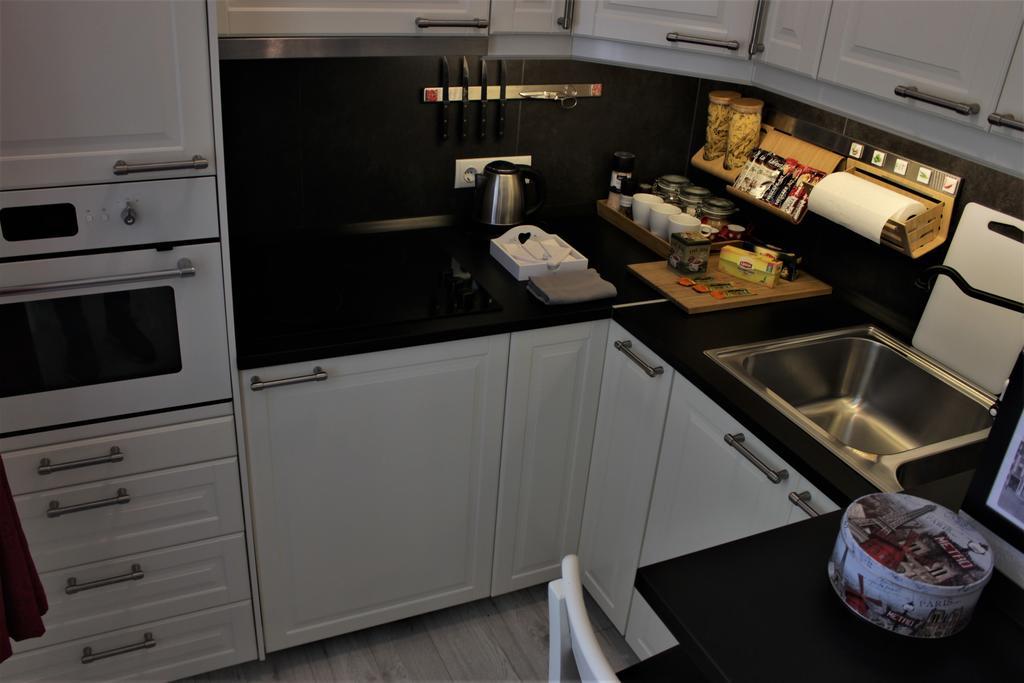 Belvarosi Apartmanszallo - Кишкунфеледьхаза Экстерьер фото