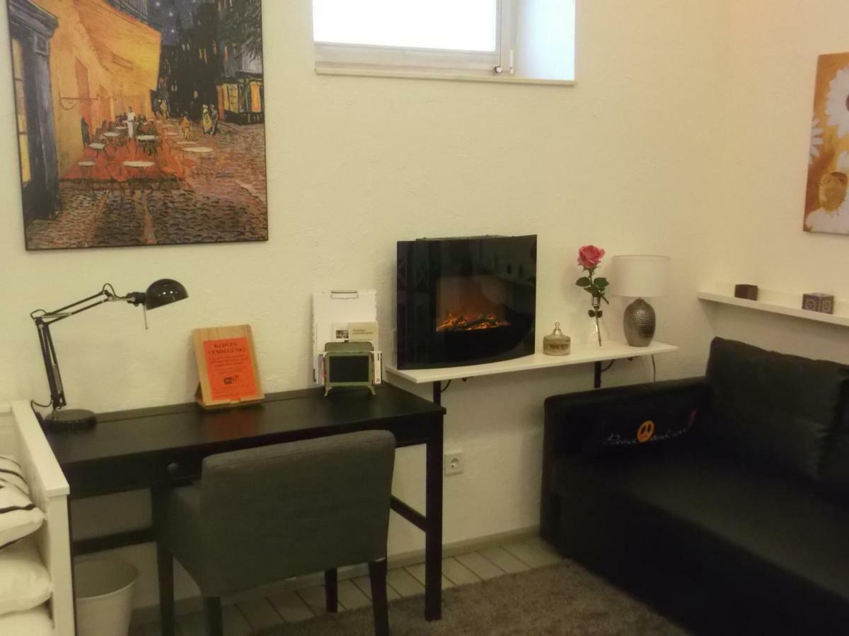 Belvarosi Apartmanszallo - Кишкунфеледьхаза Экстерьер фото