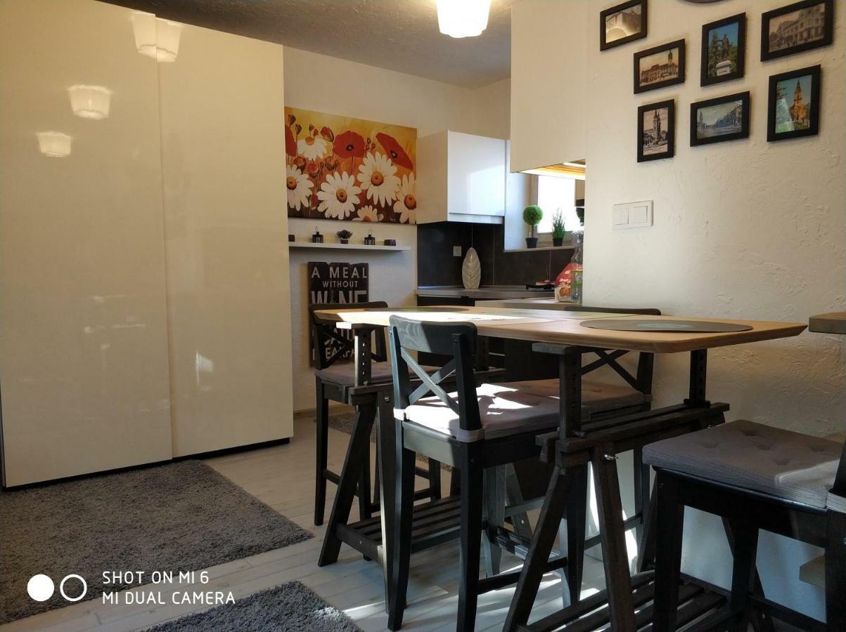 Belvarosi Apartmanszallo - Кишкунфеледьхаза Экстерьер фото